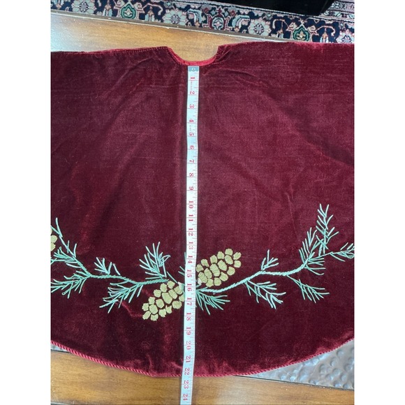 Marty Stewart Velvet Embroidered Pine Tree Skirt, Burgundy, Vintage - Picture 5 of 6